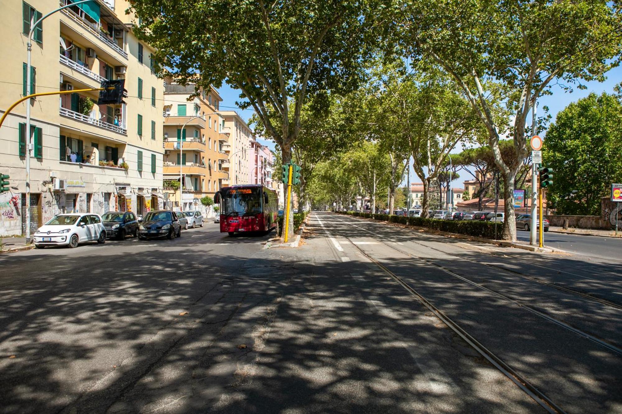 Holiday Homes Rome - Green Apartment S Camillo - Near Trastevere Buitenkant foto