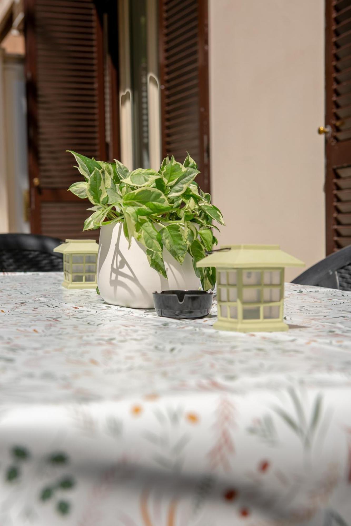 Holiday Homes Rome - Green Apartment S Camillo - Near Trastevere Buitenkant foto